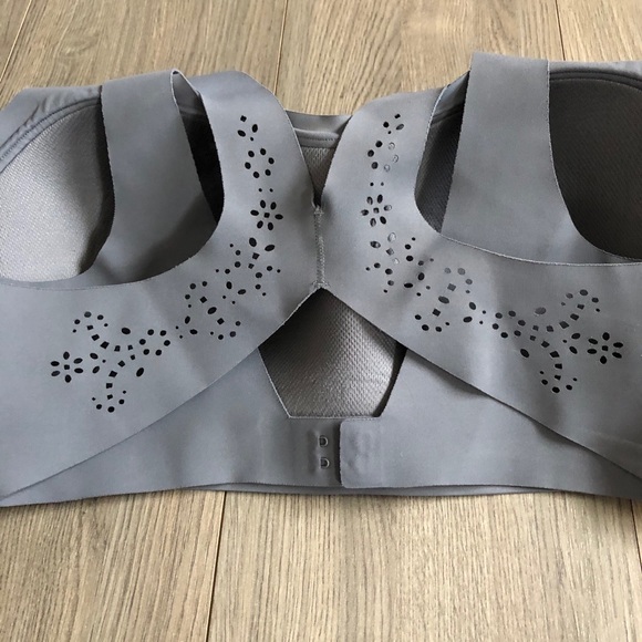 Sized Sports Bra - Picture 6 of 9